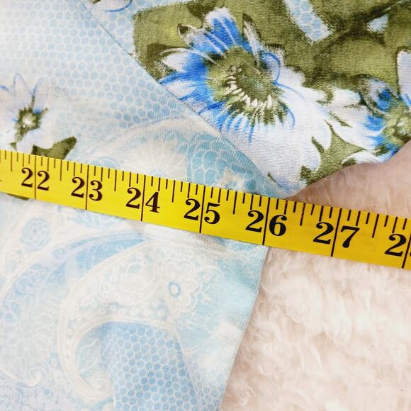 T-Shirt Size 2X Powder Blue Gerbera Daisy Paisley Bloomcore Whimsycore Couquette - Picture 11 of 16